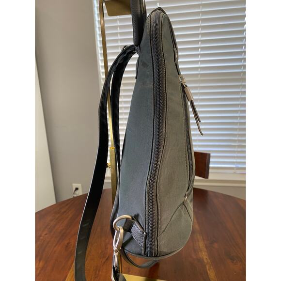 Baggallini Gray Metro Backpack Adjustable Shoulder Straps - Picture 7 of 11
